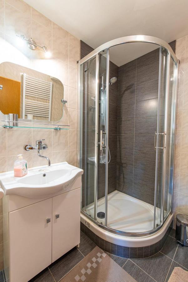 Dom Frana Krala Hotel Szmrecsán Kültér fotó